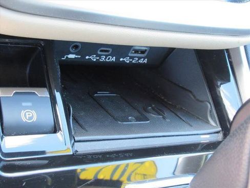 Used 2023 Subaru Outback Limited XT image 25