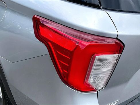 Used 2020 Ford Explorer XLT RWD image 27