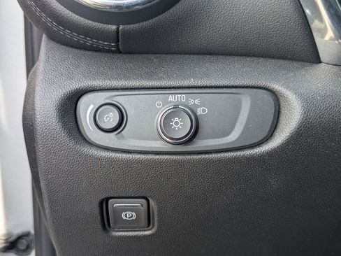 Used 2022 Chevrolet Blazer LT image 23