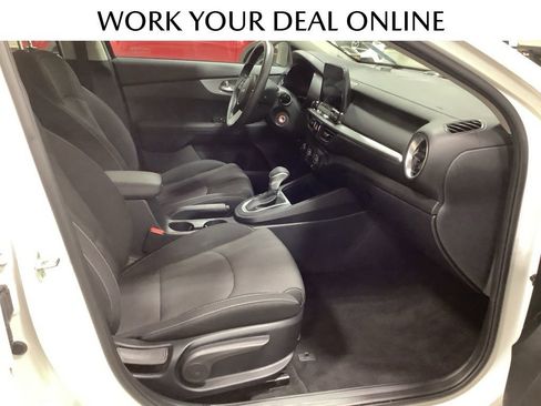 Used 2023 Kia Forte LXS image 18