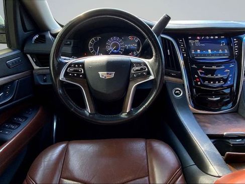 Used 2019 Cadillac Escalade Premium Luxury AWD/4WD image 16