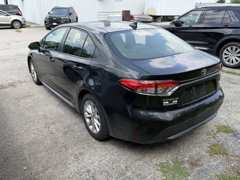Used 2020 Toyota Corolla LE w/ LE Premium Package FWD image 8