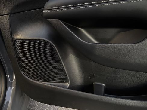 Used 2023 Chrysler Pacifica Limited w/ S Appearance Package image 35