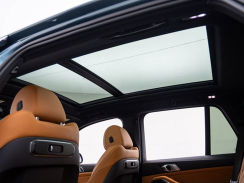 Used 2024 BMW X5 xDrive40i w/ Parking Assistance Package image 17