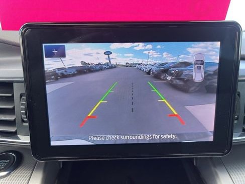 Used 2022 Ford Explorer XLT w/ Equipment Group 202A image 27