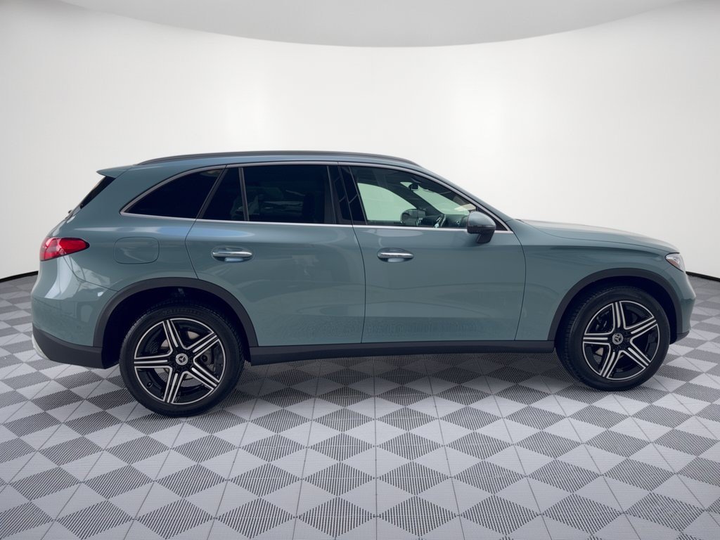 Used 2027 Mercedes-Benz GLC 300 image 8