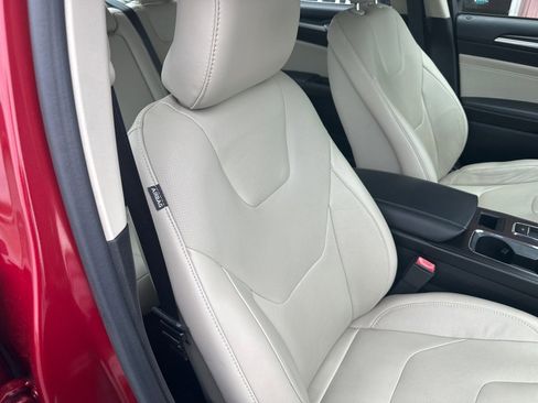 Used 2017 Ford Fusion Titanium FWD image 9