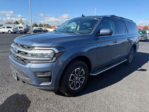 Used 2022 Ford Expedition Max XLT AWD/4WD image 3