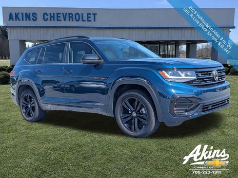 Used 2023 Volkswagen Atlas SEL R-Line AWD/4WD image 2