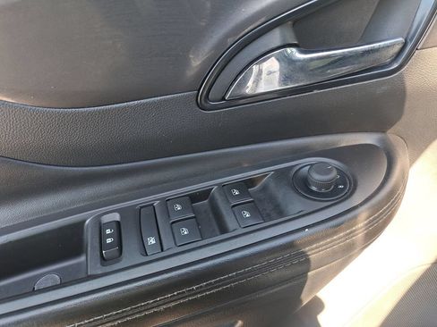 Used 2022 Buick Encore Preferred AWD/4WD image 26