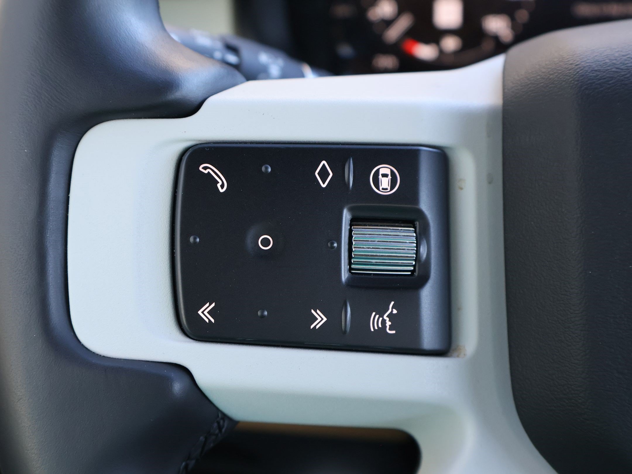 Used 2025 Land Rover Defender 90 S AWD/4WD image 19