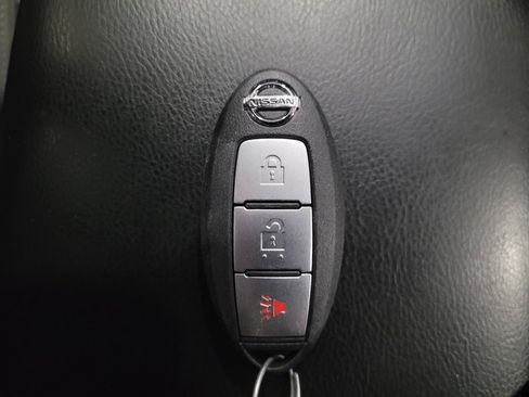 Used 2016 Nissan Rogue SV AWD/4WD image 32