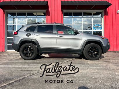 Used 2016 Jeep Cherokee Trailhawk w/ Comfort/Convenience Group