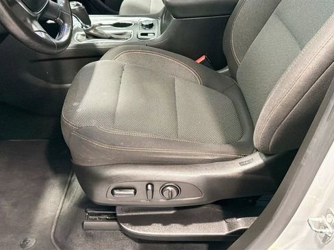 Used 2018 Chevrolet Traverse LT image 17