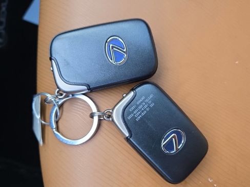 Used 2014 Lexus CT 200h image 12