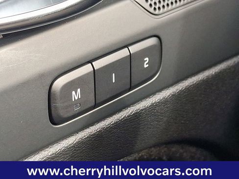 Certified 2025 Volvo XC40 B5 Plus w/ Protection Package Premier image 27