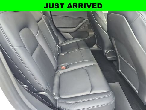 Used 2021 Tesla Model Y Long Range AWD/4WD image 16
