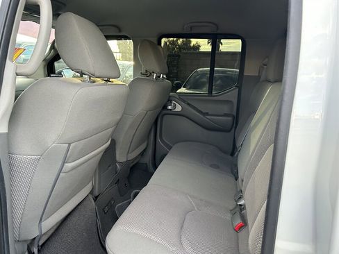 Used 2019 Nissan Frontier SV image 27