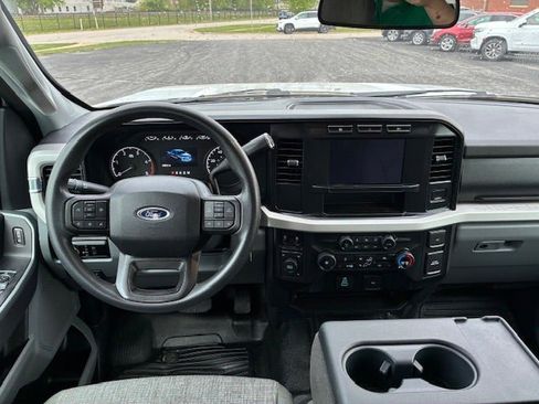 Used 2024 Ford F550 4x4 Crew Cab Super Duty w/ XLT Value Package image 17