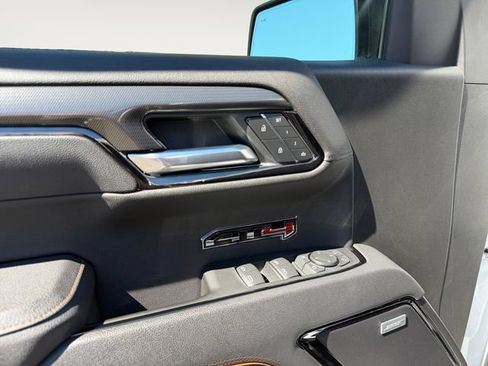 Used 2025 GMC Sierra 1500 AT4 AWD/4WD image 10