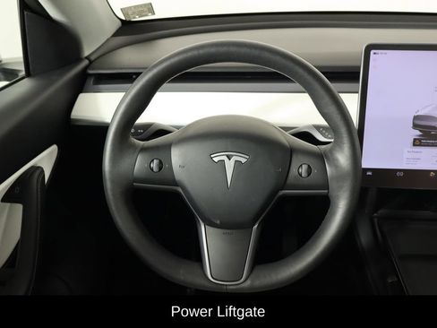 Used 2022 Tesla Model Y Long Range AWD/4WD image 7
