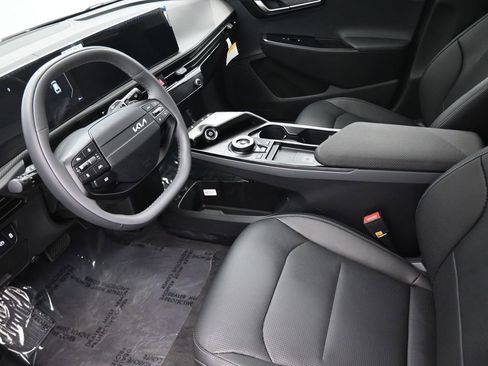 New 2025 Kia EV6 Wind RWD image 15