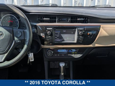 Used 2016 Toyota Corolla LE FWD image 18