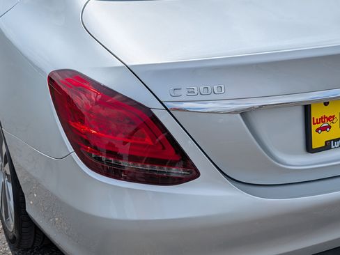 Used 2020 Mercedes-Benz C 300 4MATIC Sedan image 17