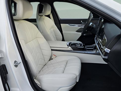 New 2026 BMW i7 eDrive50 w/ M Sport Package image 15