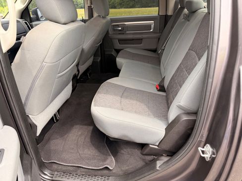 Used 2020 RAM 1500 Classic SLT w/ Luxury Group RWD image 9