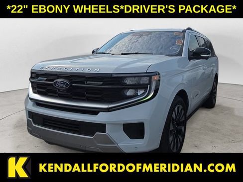 Used 2025 Ford Expedition Platinum w/ Driver's Package AWD/4WD image 1