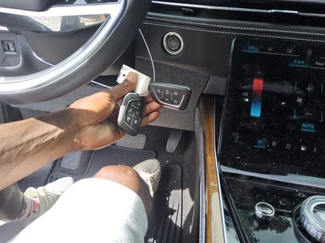 Used 2026 Cadillac Escalade Platinum Luxury RWD image 12