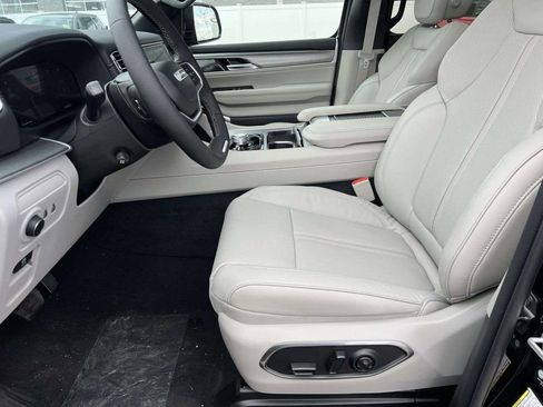 New 2026 Jeep Grand Wagoneer 4WD image 8