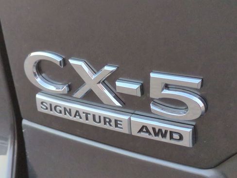 New 2025 MAZDA CX-5 Signature image 12