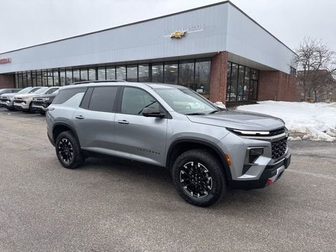 Used 2025 Chevrolet Traverse Z71 w/ Driver Confidence Package image 4