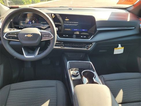 New 2026 Chevrolet Equinox LT image 7