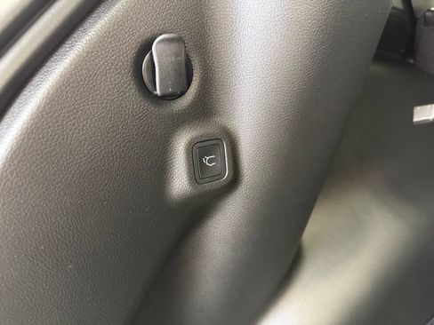 Used 2024 Jeep Compass Limited w/ Elite Group AWD/4WD image 11