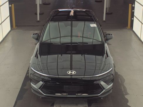 Used 2025 Hyundai Sonata SE FWD image 2