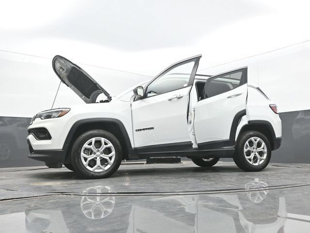 Used 2024 Jeep Compass Latitude AWD/4WD image 67