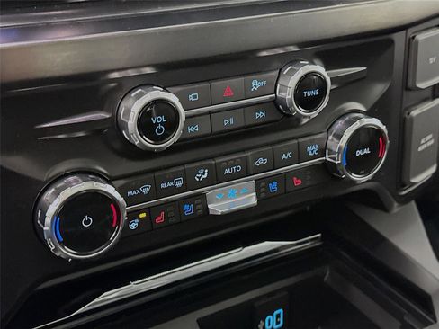 New 2026 Ford F250 Lariat w/ Black Appearance Package image 18