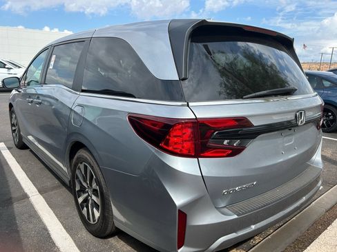 Used 2025 Honda Odyssey EX-L image 3