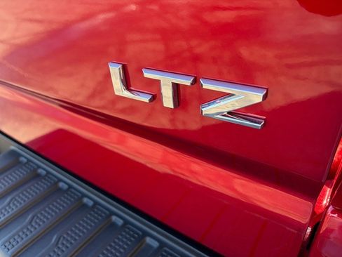 Used 2025 Chevrolet Silverado 3500 LTZ w/ LTZ Plus Package image 10