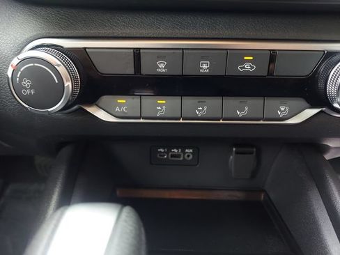 Used 2025 Nissan Altima 2.5 SV FWD image 21