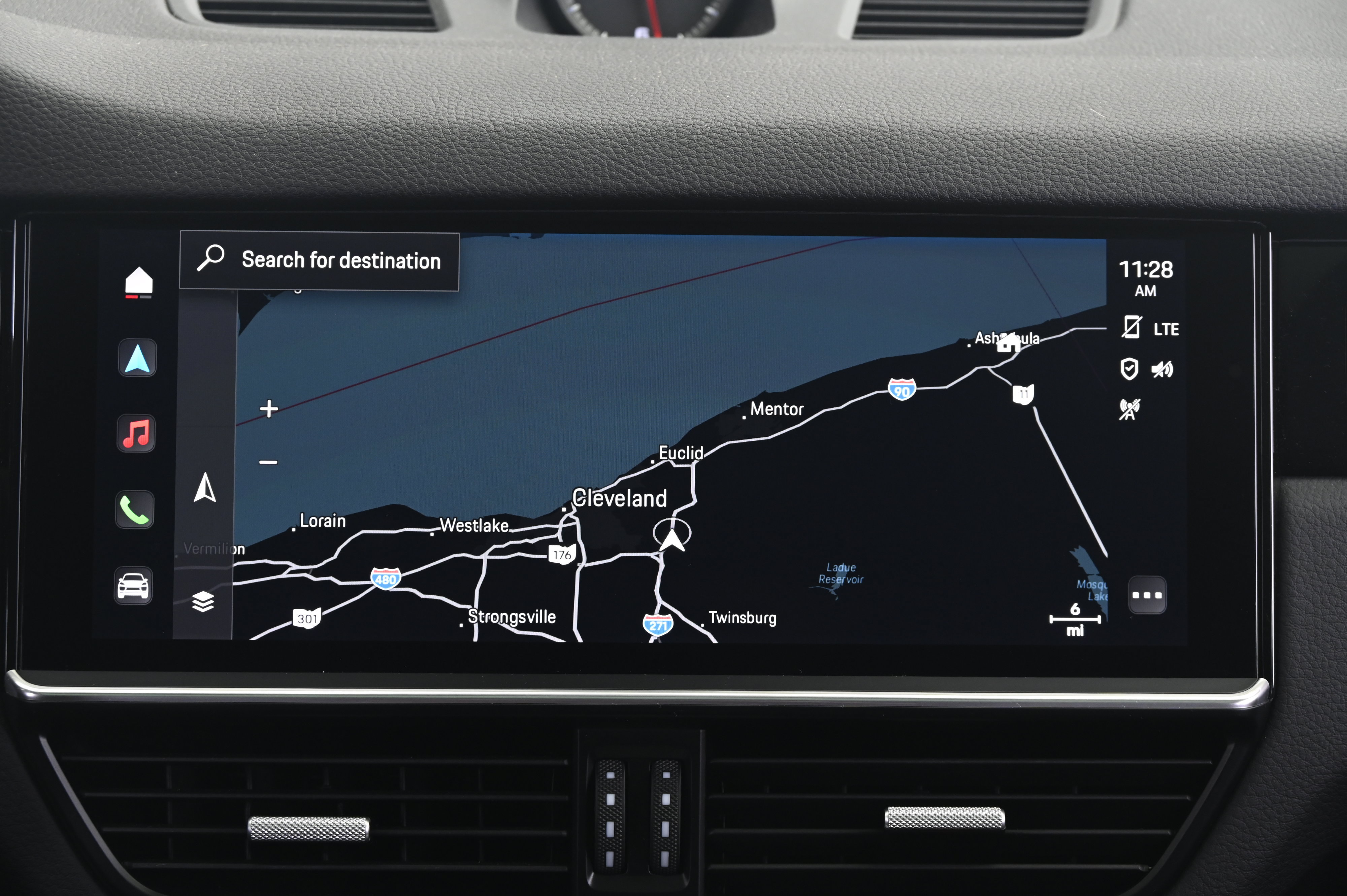 Certified 2022 Porsche Cayenne Platinum Edition AWD/4WD image 33