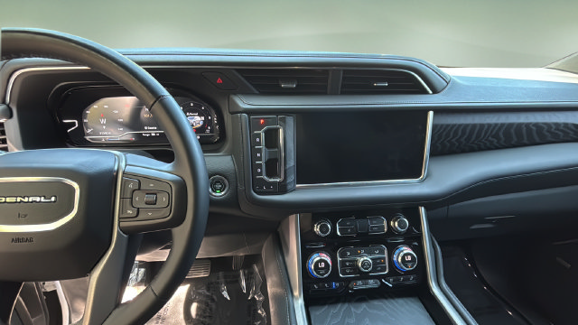 Used 2023 GMC Yukon Denali w/ Max Trailering Package AWD/4WD image 11