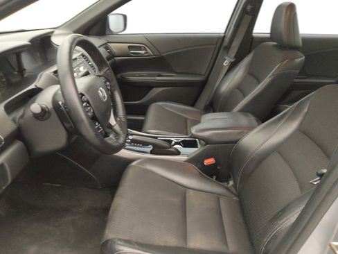 Used 2017 Honda Accord Sport image 17