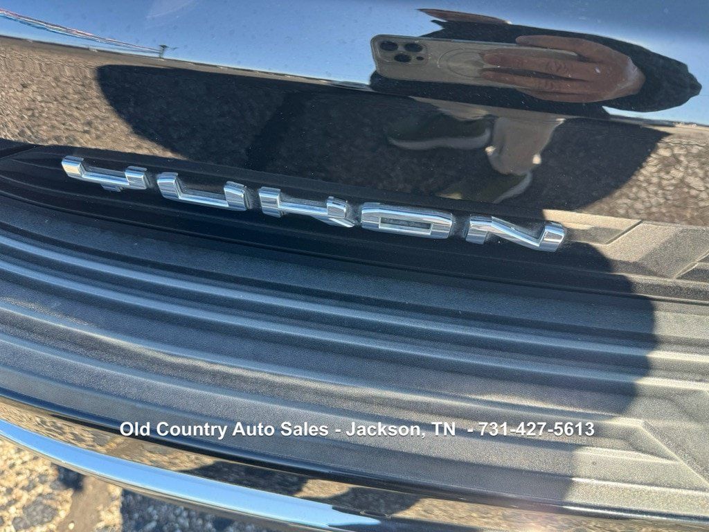 Used 2022 GMC Yukon SLT w/ SLT Luxury Package RWD image 15