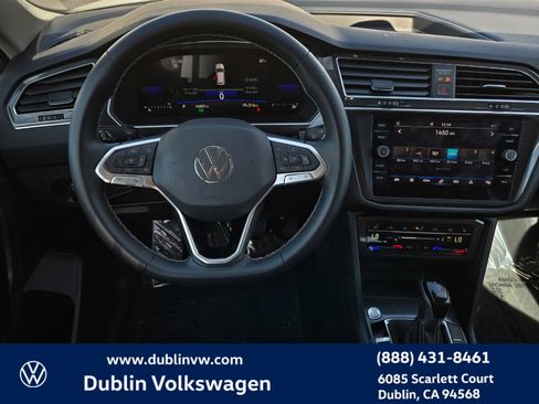 Certified 2023 Volkswagen Tiguan SE FWD image 12