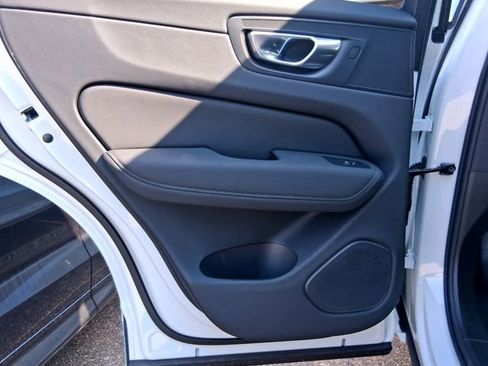 New 2026 Volvo XC60 B5 Core AWD/4WD image 15