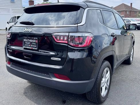 Used 2023 Jeep Compass Latitude w/ Convenience Group AWD/4WD image 7